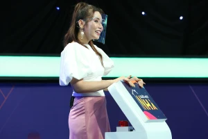 Trương Thảo Nhi đánh bại Trương Quốc Bảo nhận 1 triệu đồng