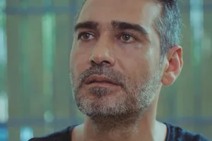 Phát hiện mẹ con Bahar còn sống, Sarp gí súng 'hỏi tội' bố vợ