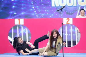 Kha Ly 'cười đổ mồ hôi' trước màn cà giật của Gia Linh