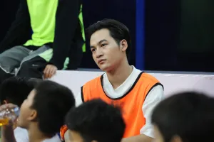 Ali Hoàng Dương than thiếu tiền vì bị công ty 'giữ hết tiền cát-sê'