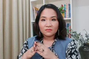 Đang ghi hình trực tiếp, người vợ bất ngờ bị dọa nạt từ chồng 