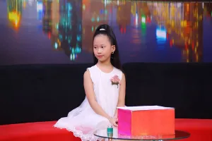 Mẹ xót xa khi con gái bị bạn bè trêu chọc 'không có bố'