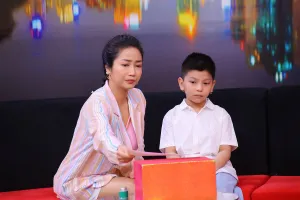 Ốc Thanh Vân rơi nước mắt trước tâm sự của cậu bé 8 tuổi 