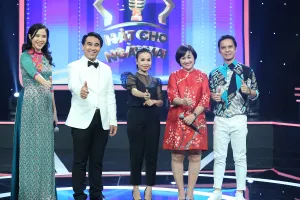 MC Quyền Linh thán phục giọng ca và tấm lòng thiện nguyện của nữ bác sĩ 