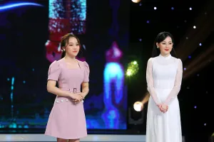 Bích Ly vừa hát vừa nhớ mẹ, giàn giụa nước mắt khi trình diễn