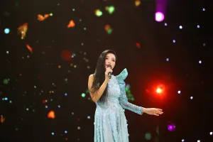 Quỳnh Lan yêu xa 3 năm cùng người tình Pháp, mong chờ đám cưới 