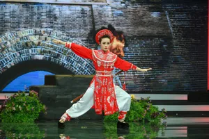 Tinh hoa hội tụ: Ca sĩ Miha gặp nhiều cám dỗ khi bước chân vào showbiz