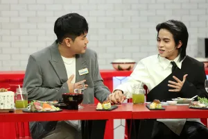 Ngô Đình Nam khiến Quốc Khánh, Chen Ru Lu cười 'ná thở' với 1001 kiểu review 