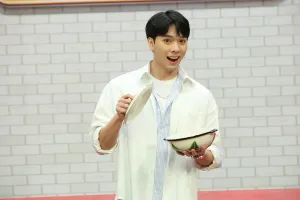 Diễn viên Hải Nam 'đốn tim' Quốc Khánh, Chen Ru Lu vì quá đẹp trai