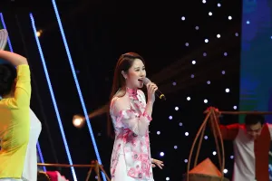 Lê Thu Uyên đạt điểm tuyệt đối từ 3 giám khảo tại Hãy nghe tôi hát