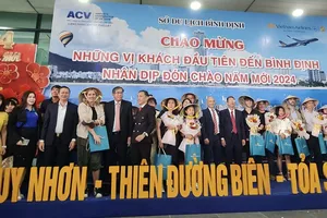 150 vị khách đầu tiên trong ngày đầu năm mới của tỉnh Bình Định 