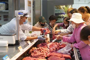 Hàng hóa, dịch vụ thiết yếu dự báo sẽ không tăng đột biến trong thời gian tới. Ảnh: TÚ UYÊN