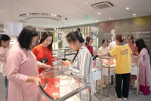 Vốn bị chi phối bởi giá vàng thế giới nên khi chỉ số giá tiêu dùng cá nhân của Mỹ được công bố, giá vàng nhẫn bật tăng.