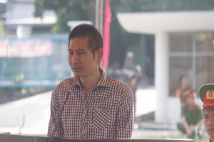 Ra tù xong quay lại trại giam tìm mối bán ma túy