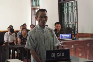 73 tuổi nhận 12 năm tù vì xâm hại bé gái tại trường học