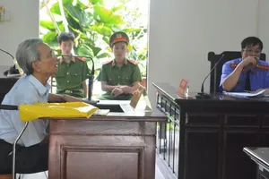 Đang xử giám đốc thẩm vụ Nguyễn Khắc Thủy dâm ô trẻ em