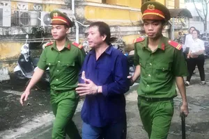 79 thanh tra giao thông, CSGT thoát trong vụ ‘logo xe vua'