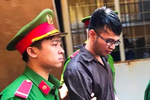 Cựu kế toán trường tiểu học tham ô 2 tỉ, lãnh 18 năm tù