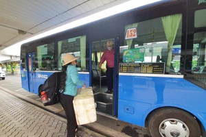 Có 100.000 lượt khách/ngày đến sân bay Tân Sơn Nhất