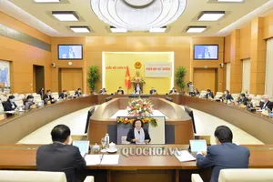 Toàn cảnh phiên họp bất thường của UBTVQH sáng 8-4. Ảnh: Quochoi.vn