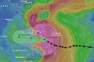 Chùm ảnh: Những thiệt hại ban đầu khi bão số 9 áp sát đất liền