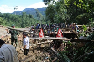 Những hình ảnh đầu tiên hiện trường sạt lở ở thôn 1, Trà Leng