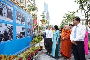 Triển lãm ảnh 90 năm lịch sử Mặt trận tổ quốc Việt Nam