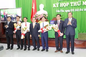 Các tân Phó Chủ tịch UBND TP Cần Thơ vừa được Thủ tướng phê chuẩn. Ảnh: NHẪN NAM