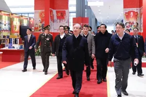 Ông Trần Quốc Vượng kiểm tra công tác chuẩn bị Đại hội Đảng