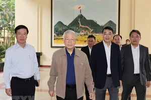 Tổng Bí thư, Chủ tịch nước Nguyễn Phú Trọng và các đại biểu đến dự Hội nghị. (Ảnh: Trí Dũng/TTXVN)