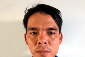 Ngủ trưa ở bìa rừng thì bị cướp 33 triệu đồng