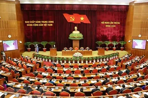 Thông cáo ngày làm việc thứ nhất của Hội nghị Trung ương 3, khóa XIII