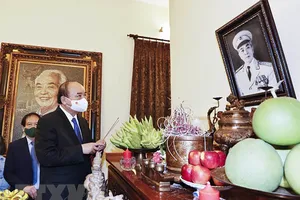 Chủ tịch nước dâng hương tưởng niệm Đại tướng Võ Nguyên Giáp