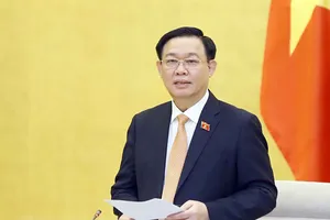 Chủ tịch Quốc hội làm việc với Tổ công tác phòng chống dịch COVID-19