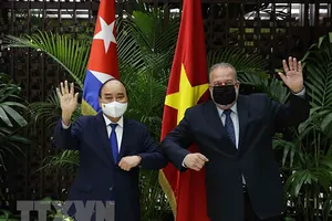 Chủ tịch nước Nguyễn Xuân Phúc hội kiến Thủ tướng Cuba