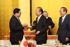 Thủ tướng Phạm Minh Chính tiếp cựu Thủ tướng Nhật Bản Suga Yoshihide