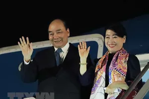 Chủ tịch nước Nguyễn Xuân Phúc đến Geneva, bắt đầu thăm chính thức Thụy Sĩ