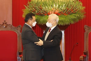 Tổng Bí thư Nguyễn Phú Trọng tiếp Chủ tịch Quốc hội Lào Xaysomphone