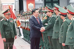 Chủ tịch Quốc hội Vương Đình Huệ thăm, làm việc tại Tổng cục II, Bộ Quốc phòng