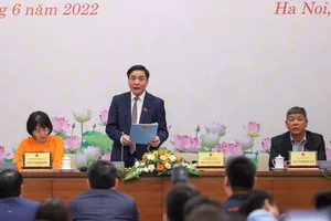 Tổng thư ký Quốc hội Bùi Văn Cường tại buổi họp báo thông báo kết quả kỳ họp thứ ba, Quốc hội khóa XV.