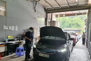 Từ 1-8, nhiều loại xe được giảm phí kiểm định. Ảnh: THY NHUNG