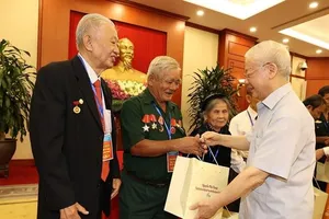 Quy định mới về thực hiện chế độ, chính sách trợ cấp với người có công