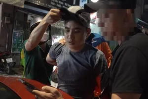 Tổng quản lý karaoke Hollywood bị bắt, đưa hơn 150 dân chơi về làm việc