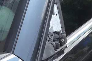 Nhiều ô tô bị bẻ kính chiếu hậu trong đêm ở quận 6