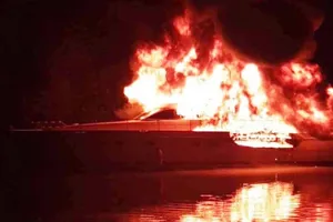 Công an TP.HCM điều tra vụ cháy du thuyền trên sông Sài Gòn