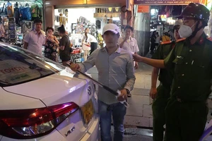 Xử lý nhiều ‘taxi dù’ ở trung tâm TP.HCM