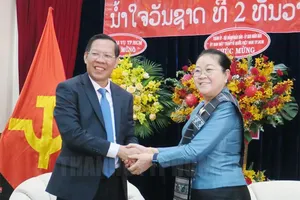 Chủ tịch TP.HCM Phan Văn Mãi chúc mừng 47 năm Quốc khánh nước CHDCND Lào