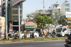 Tai nạn giao thông khiến 1 nam shipper tử vong trên đường Điện Biên Phủ