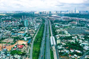 Sớm hoàn thiện các chính sách về đất, giảm phiền hà cho dân