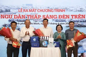 Lễ ra mắt chương trình 'Cùng ngư dân thắp sáng đèn trên biển'
